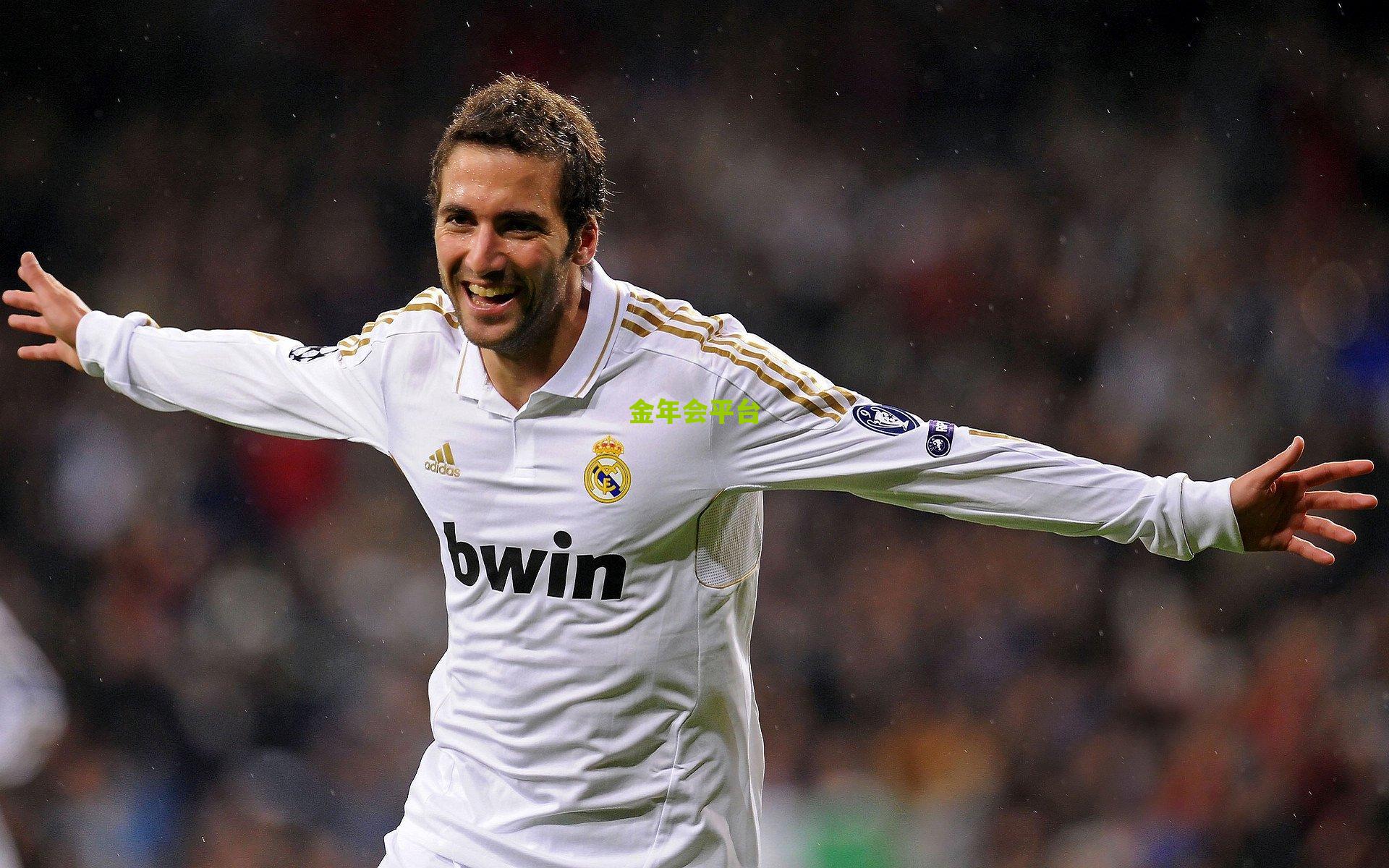 U23国足亚预赛火力全开，央视解说感慨，很久没打过这么富裕的仗了！